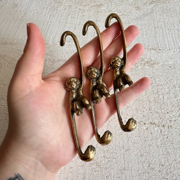 Set of Three Vintage Metal Monkey Hanging Hooks - Picture 1 of 11